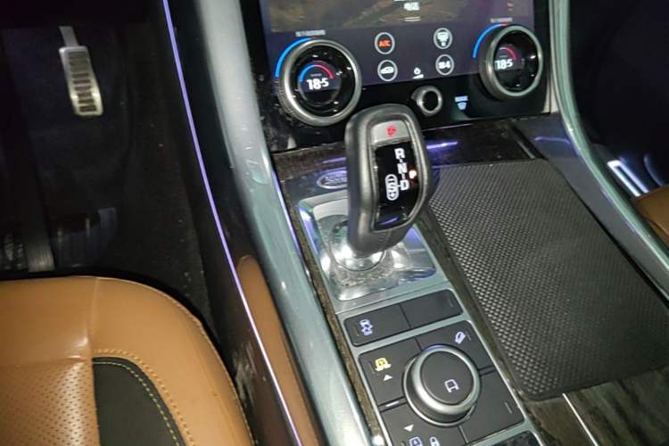 Used Land Rover Range Sport 2022 3.0 L6 YAO Black Edition Gear Lever