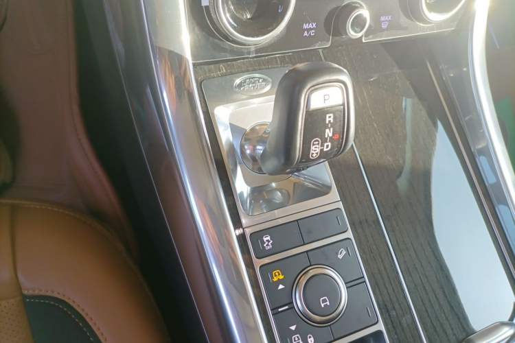Used Land Rover Range Sport 2022 3.0 L6 YAO Black Edition Gear Lever