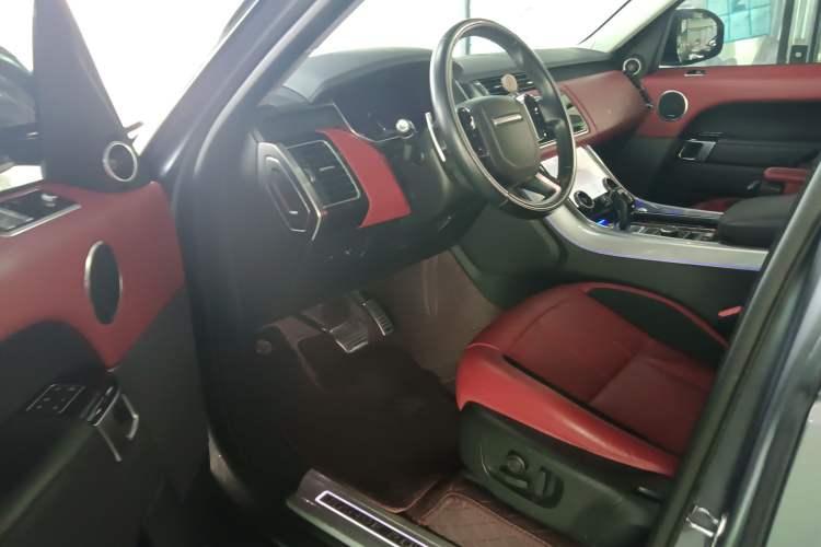 Used Land Rover Range Sport 2022 3.0 L6 YAO Black Edition Interior 3