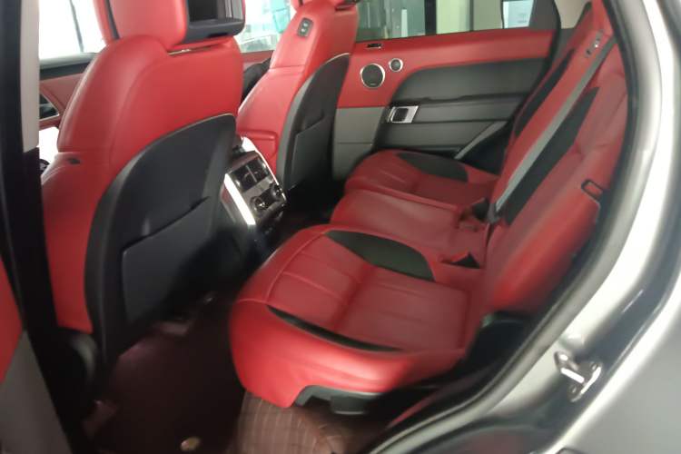 Used Land Rover Range Sport 2022 3.0 L6 YAO Black Edition Interior 4