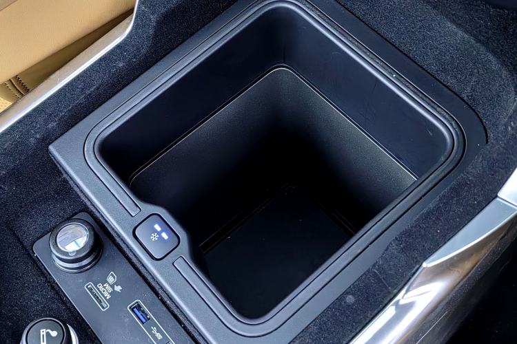 Used Land Rover Range Sport 2022 3.0 L6 YAO Black Edition Interior 7