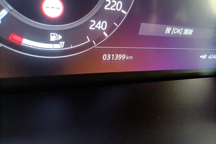 Used Land Rover Range Sport 2022 3.0 L6 YAO Black Edition Odometer Close Up
