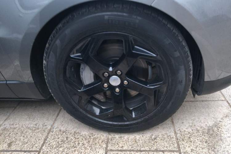 Used Land Rover Range Sport 2022 3.0 L6 SE Right Front Wheel Hub