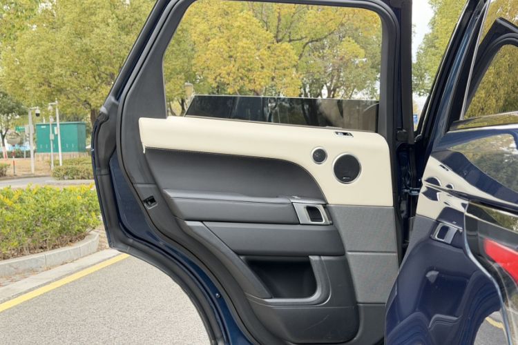 Used Land Rover Range Sport 2022 3.0 L6 Ink Blue Glitter Edition Interior 12