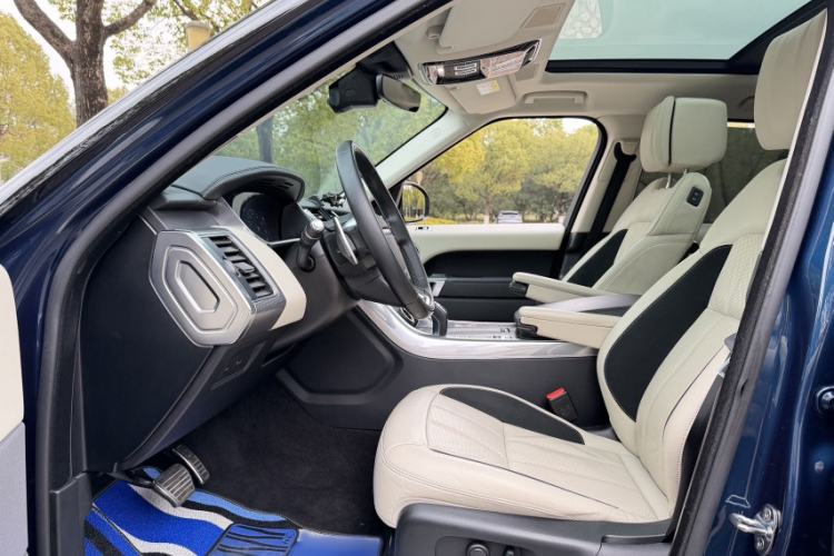 Used Land Rover Range Sport 2022 3.0 L6 Ink Blue Glitter Edition Interior 8