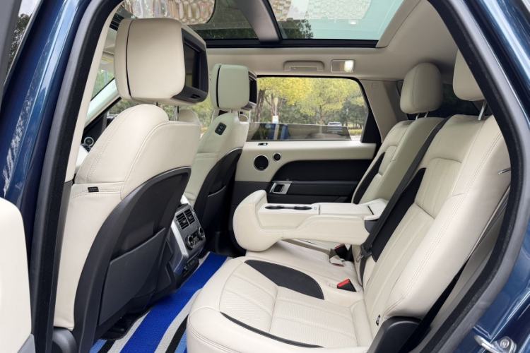 Used Land Rover Range Sport 2022 3.0 L6 Ink Blue Glitter Edition Interior 9