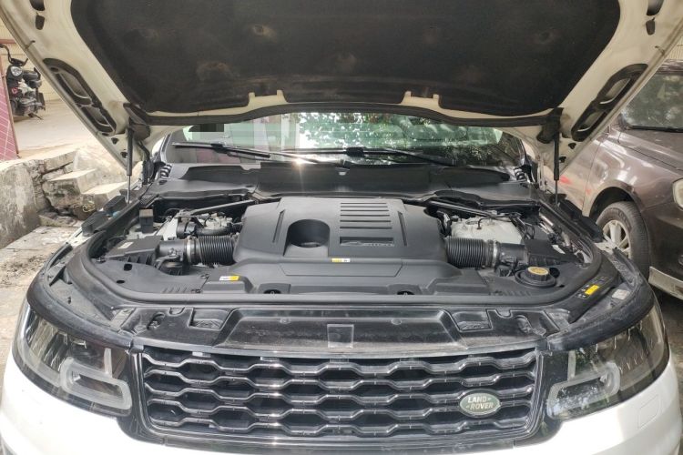 Used Land Rover Range Sport 2022 3.0 L6 YAO Black Edition Engine Bay