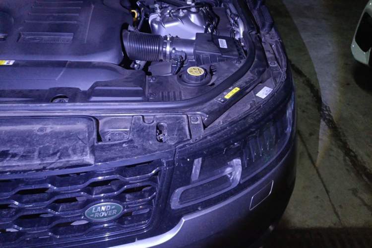 Used Land Rover Range Sport 2022 3.0 L6 YAO Black Edition Engine Bay Left