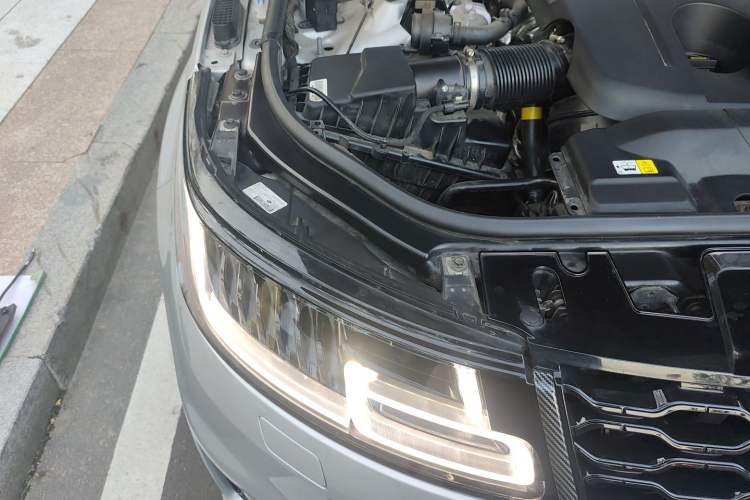 Used Land Rover Range Sport 2022 3.0 L6 YAO Black Edition Engine Bay Right