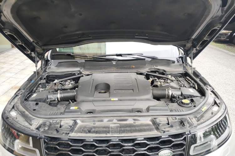 Used Land Rover Range Sport 2022 3.0 L6 YAO Black Edition Engine Bay