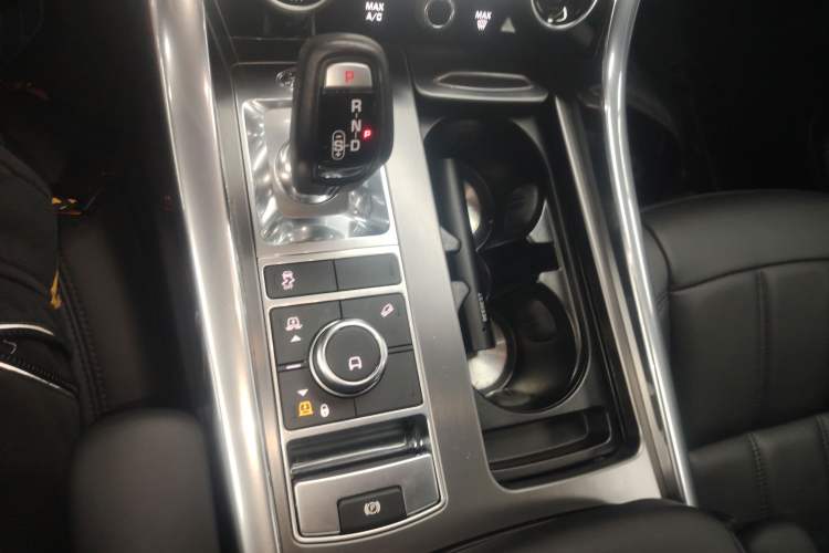 Used Land Rover Range Sport 2022 3.0 L6 SE Gear Lever