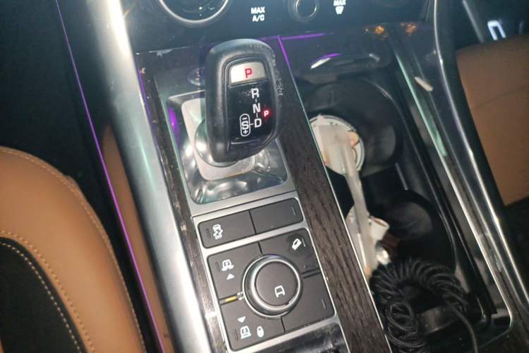 Used Land Rover Range Sport 2022 3.0 L6 YAO Black Edition Gear Lever