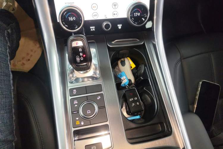 Used Land Rover Range Sport 2022 3.0 L6 SE Gear Lever