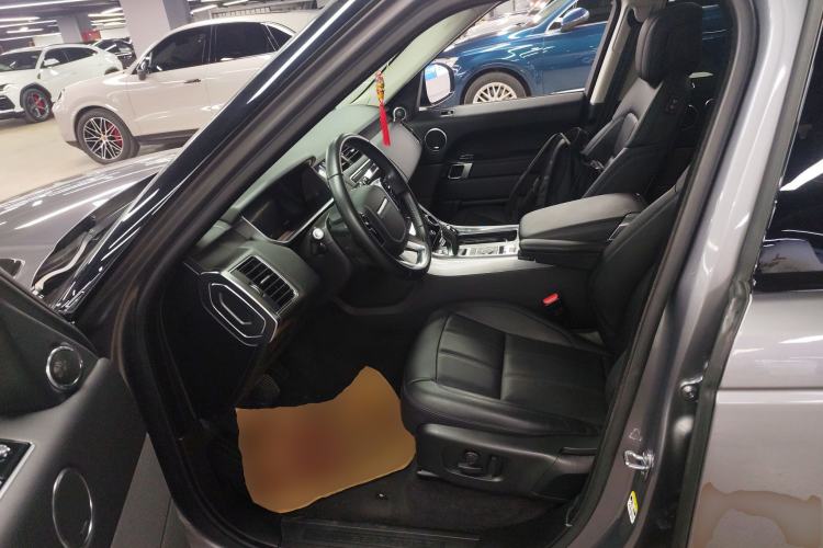 Used Land Rover Range Sport 2022 3.0 L6 SE Interior 3