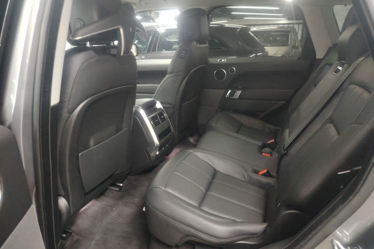 Used Land Rover Range Sport 2022 3.0 L6 SE Interior 4