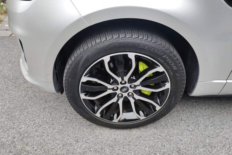 Used Land Rover Range Sport 2022 3.0 L6 YAO Black Edition Left Front Wheel Hub