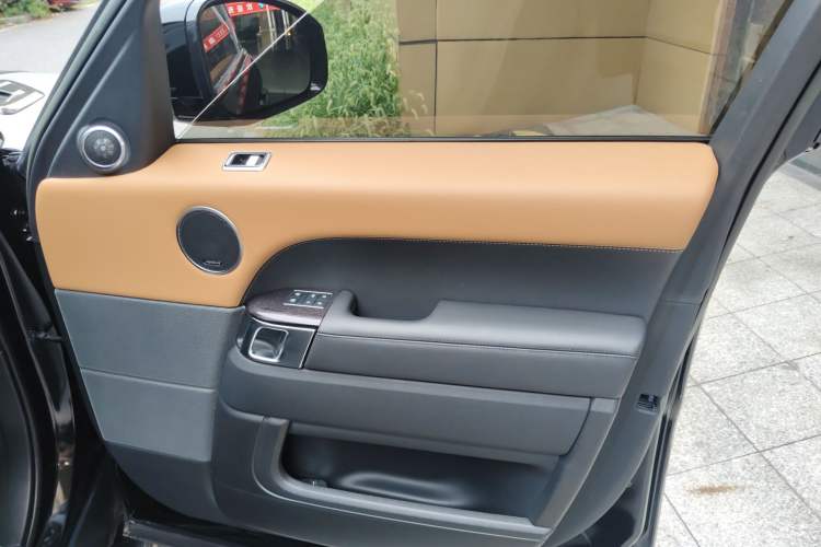 Used Land Rover Range Sport 2022 3.0 L6 YAO Black Edition Right Front Door Interior