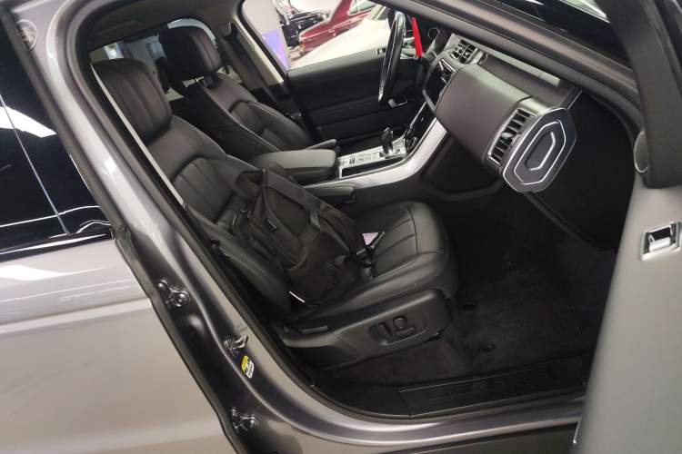 Used Land Rover Range Sport 2022 3.0 L6 SE Right Front Seat