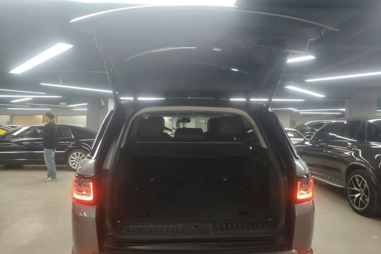 Used Land Rover Range Sport 2022 3.0 L6 SE Trunk