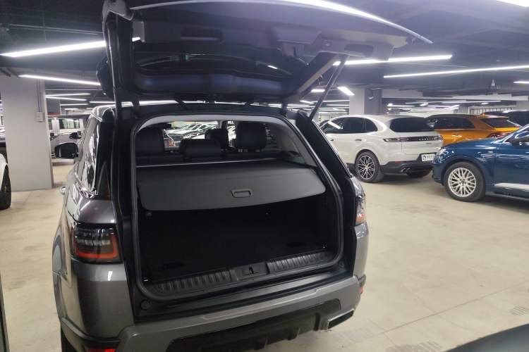 Used Land Rover Range Sport 2022 3.0 L6 SE Trunk