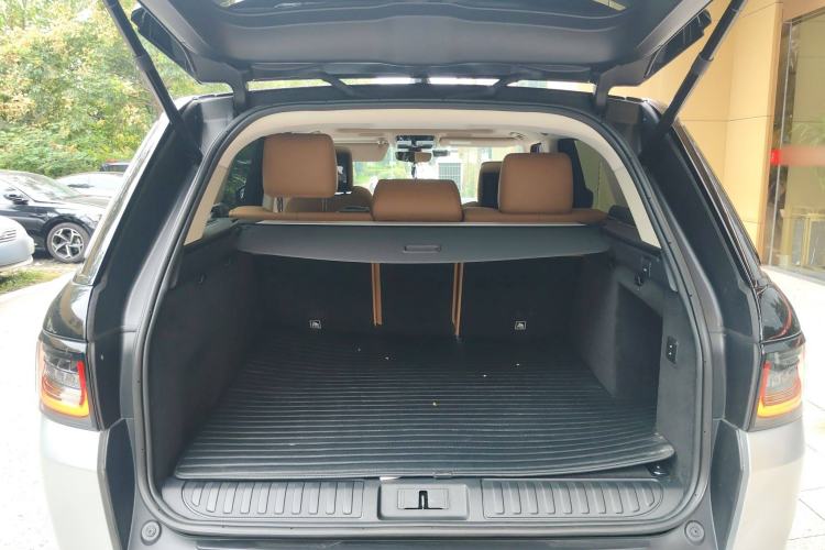 Used Land Rover Range Sport 2022 3.0 L6 YAO Black Edition Trunk