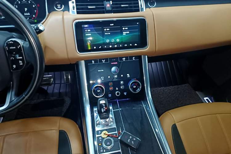 Used Land Rover Range Sport 2022 3.0 L6 YAO Black Edition Audio And AC Panel
