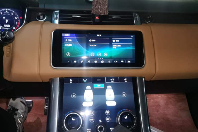 Used Land Rover Range Sport 2022 3.0 L6 YAO Black Edition Audio And AC Panel