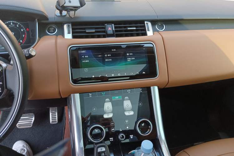 Used Land Rover Range Sport 2022 3.0 L6 YAO Black Edition Audio And AC Panel