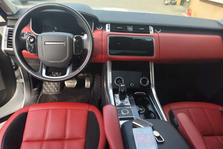 Used Land Rover Range Sport 2022 3.0 L6 YAO Black Edition Center Console