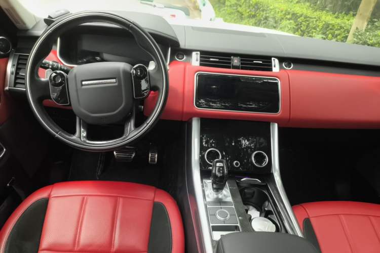 Used Land Rover Range Sport 2022 3.0 L6 YAO Black Edition Center Console