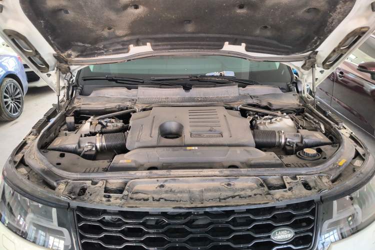 Used Land Rover Range Sport 2022 3.0 L6 YAO Black Edition Engine Bay