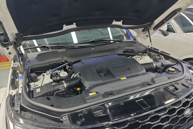 Used Land Rover Range Sport 2022 3.0 L6 YAO Black Edition Engine Bay