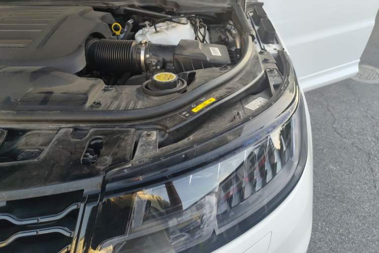 Used Land Rover Range Sport 2022 3.0 L6 YAO Black Edition Engine Bay Left