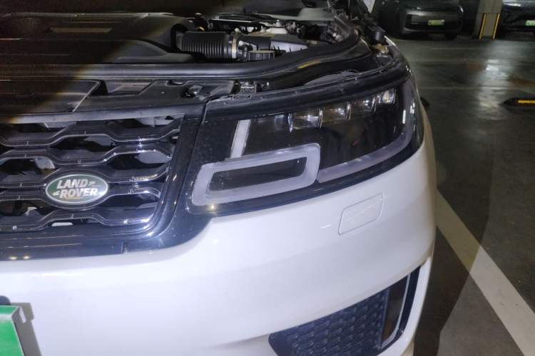 Used Land Rover Range Sport 2022 3.0 L6 YAO Black Edition Engine Bay Left