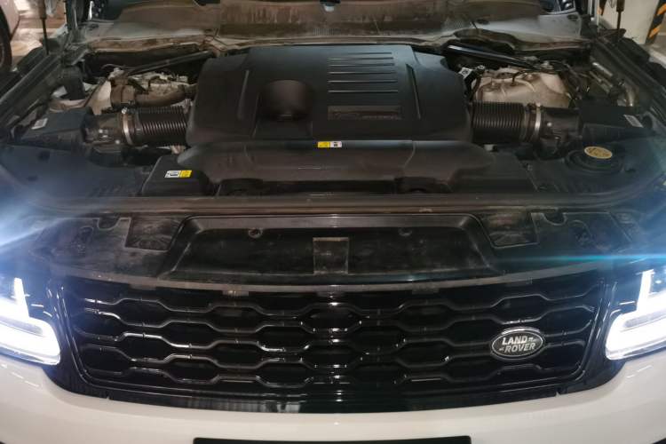 Used Land Rover Range Sport 2022 3.0 L6 YAO Black Edition Engine Bay