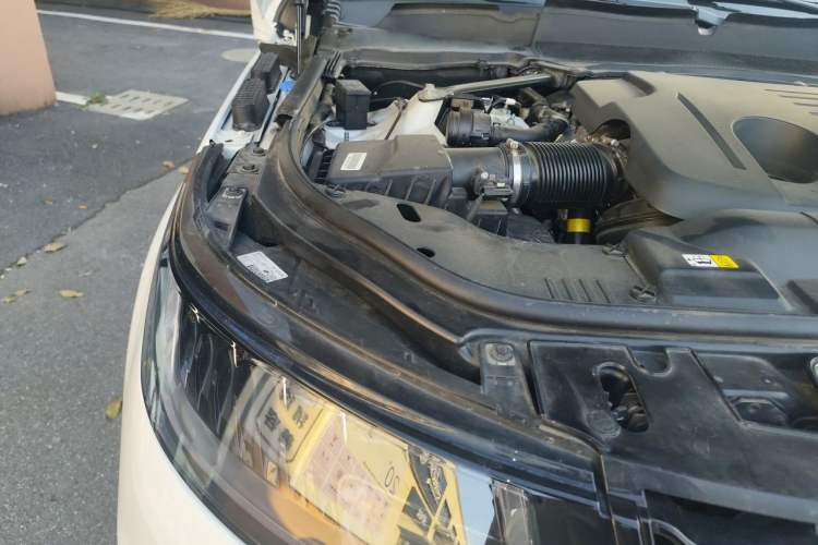 Used Land Rover Range Sport 2022 3.0 L6 YAO Black Edition Engine Bay Right