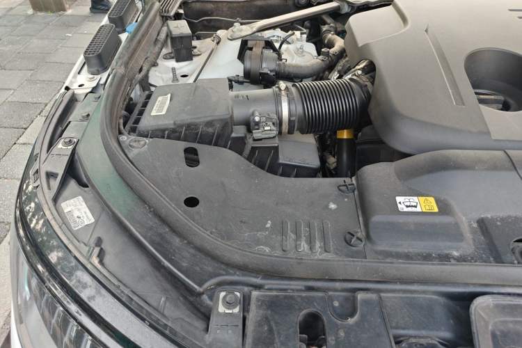 Used Land Rover Range Sport 2022 3.0 L6 YAO Black Edition Engine Bay Right