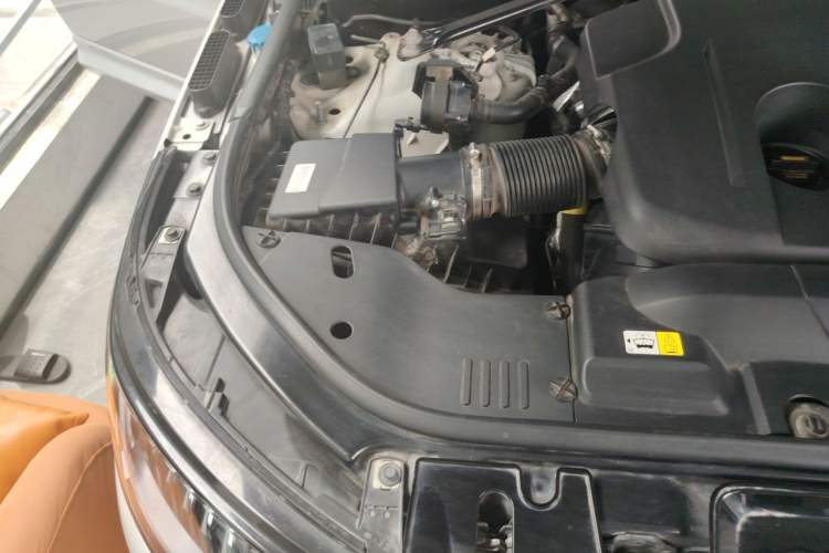 Used Land Rover Range Sport 2022 3.0 L6 YAO Black Edition Engine Bay Right