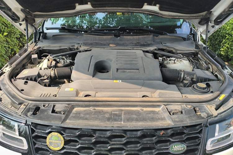 Used Land Rover Range Sport 2022 3.0 L6 YAO Black Edition Engine Bay