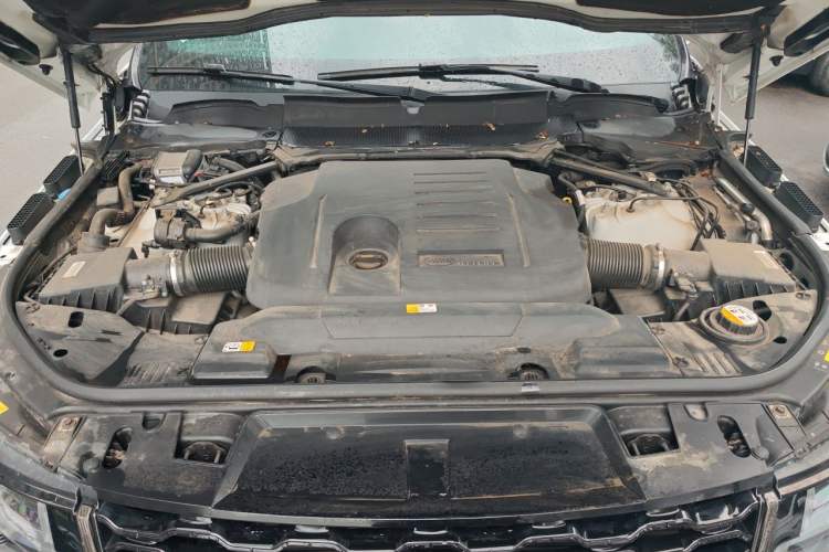 Used Land Rover Range Sport 2022 3.0 L6 HST Engine Bay