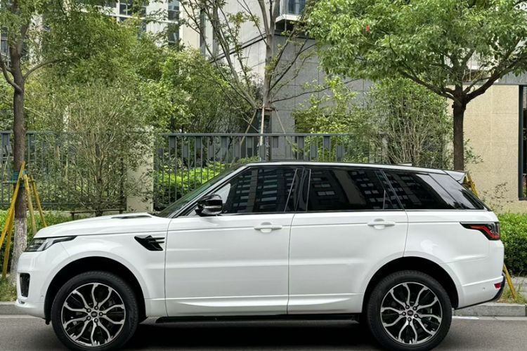 Used Land Rover Range Sport 2022 3.0 L6 YAO Black Edition Exterior 2
