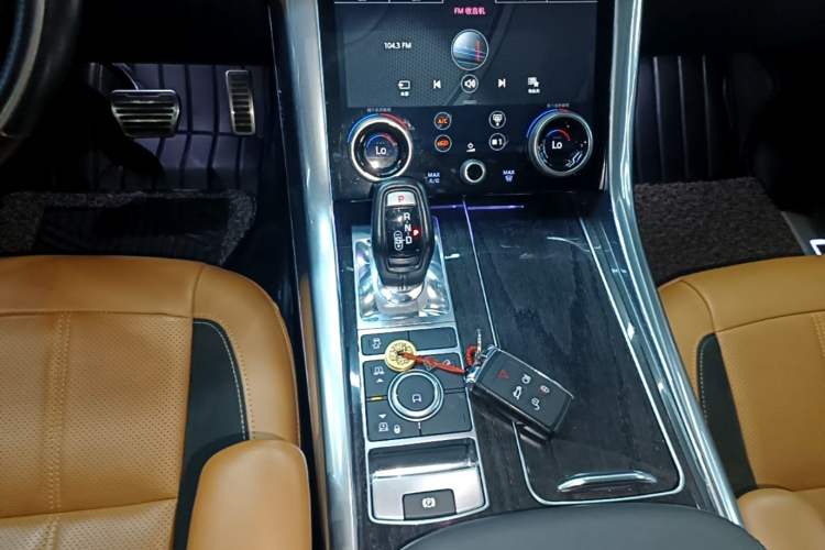 Used Land Rover Range Sport 2022 3.0 L6 YAO Black Edition Gear Lever