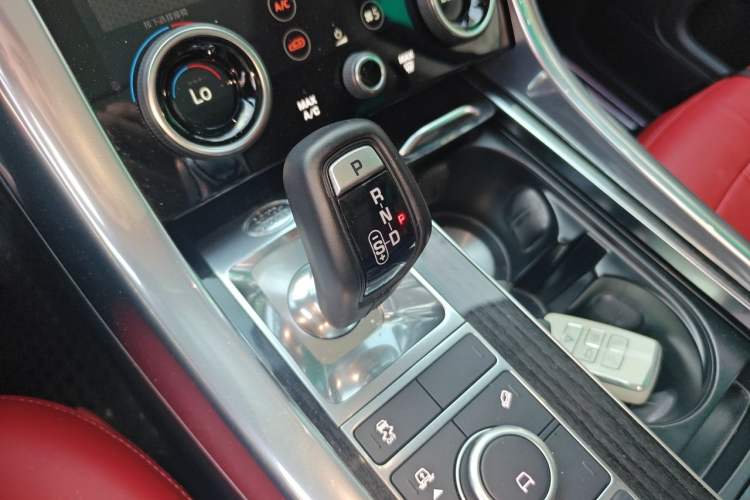 Used Land Rover Range Sport 2022 3.0 L6 YAO Black Edition Gear Lever