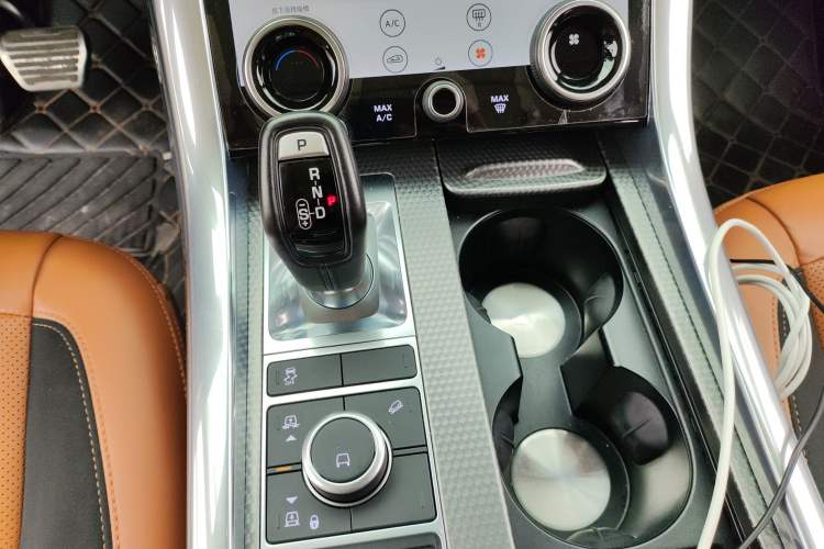 Used Land Rover Range Sport 2022 3.0 L6 YAO Black Edition Gear Lever