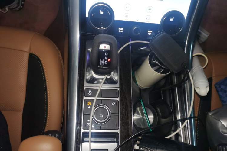 Used Land Rover Range Sport 2022 3.0 L6 YAO Black Edition Gear Lever