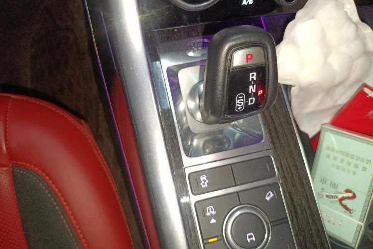 Used Land Rover Range Sport 2022 3.0 L6 YAO Black Edition Gear Lever