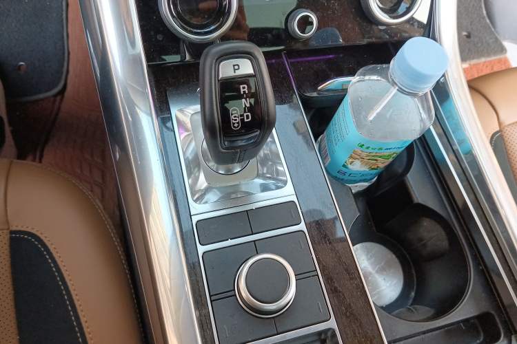 Used Land Rover Range Sport 2022 3.0 L6 YAO Black Edition Gear Lever