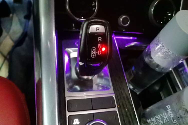Used Land Rover Range Sport 2022 3.0 L6 YAO Black Edition Gear Lever