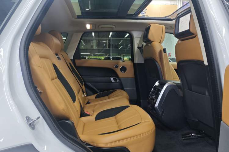 Used Land Rover Range Sport 2022 3.0 L6 YAO Black Edition Interior 3