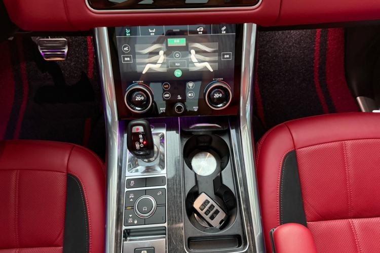 Used Land Rover Range Sport 2022 3.0 L6 YAO Black Edition Interior 4